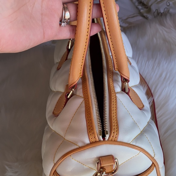 Dooney and Bourke 💯% Authentic - Picture 5 of 7